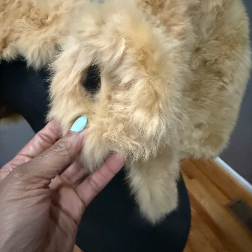 Authentic Rabbit Fur Tan Shawl - Picture 8 of 8